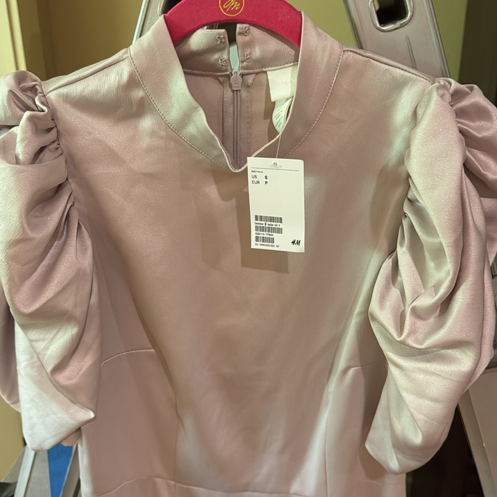 H&M Satin Midi Dress in Light Pink - Picture 6 of 9